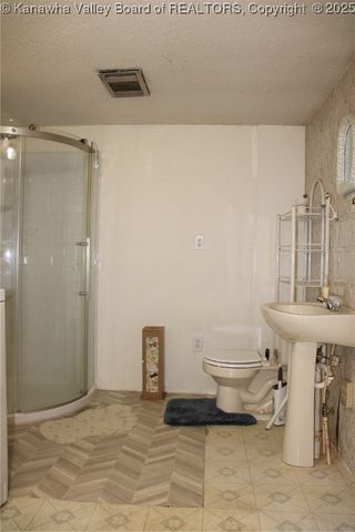 340 Morris Drive, Montgomery, WV 25136