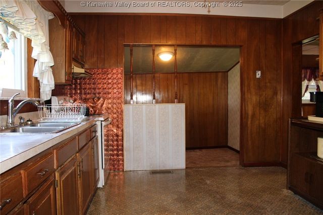 340 Morris Drive, Montgomery, WV 25136