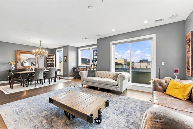 407 W 1st St 101, Boston, MA 02127