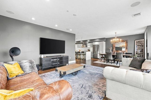 407 W 1st St 101, Boston, MA 02127