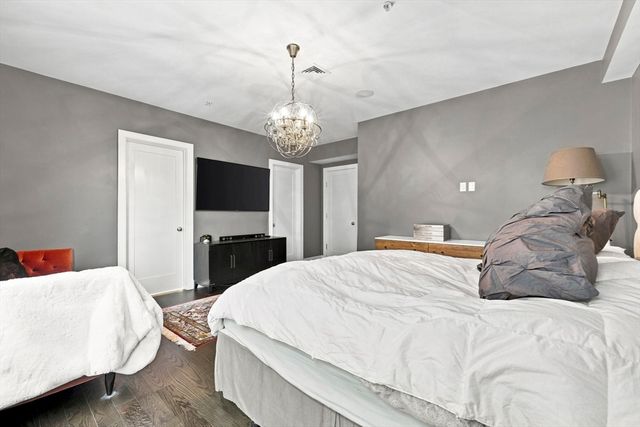 407 W 1st St 101, Boston, MA 02127