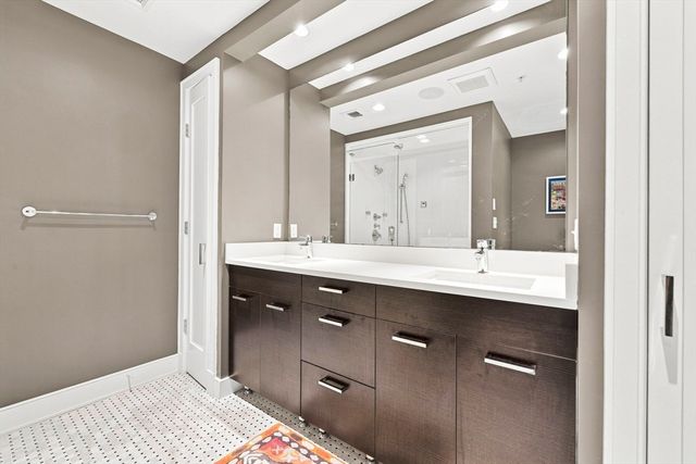 407 W 1st St 101, Boston, MA 02127