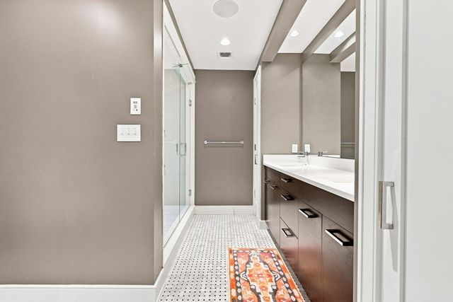 407 W 1st St 101, Boston, MA 02127