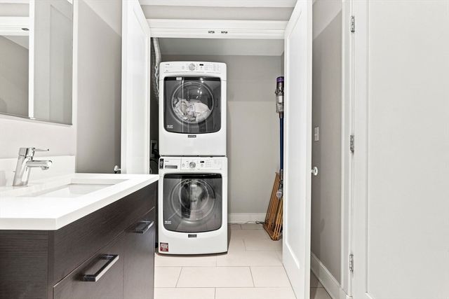 407 W 1st St 101, Boston, MA 02127