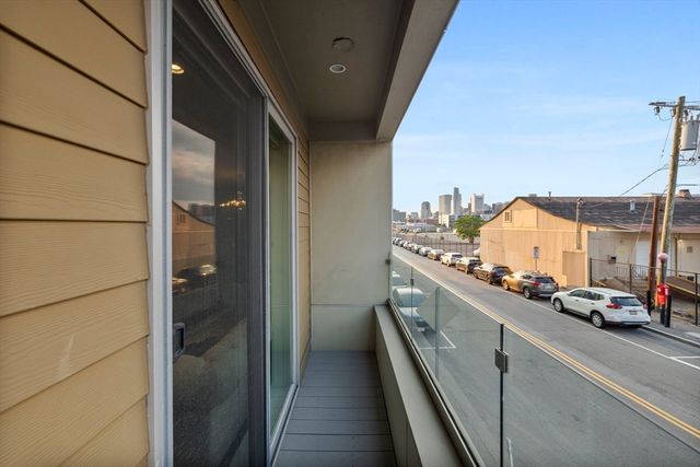 407 W 1st St 101, Boston, MA 02127