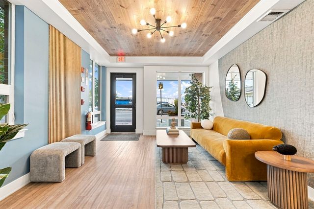 407 W 1st St 101, Boston, MA 02127