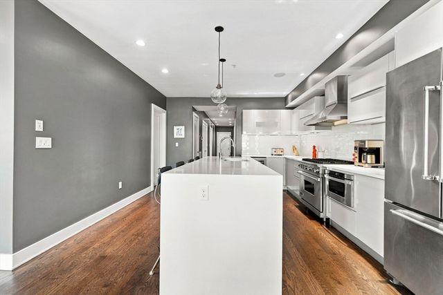 407 W 1st St 101, Boston, MA 02127