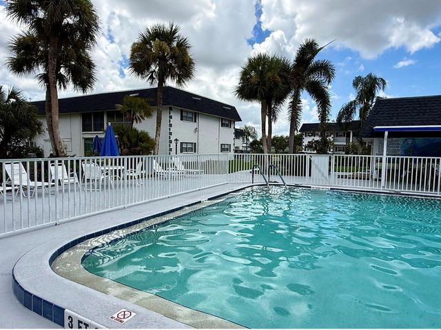 105 47TH AVENUE DRIVE W 374, Bradenton, FL 34207