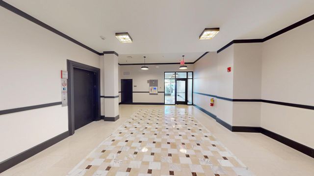 40 DuPage Court 409, Elgin, IL 60120