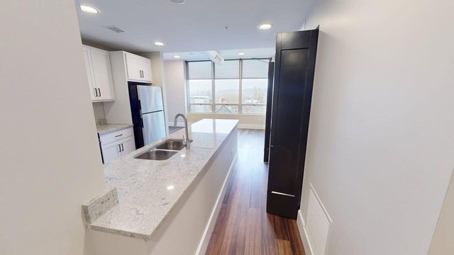 40 DuPage Court 409, Elgin, IL 60120