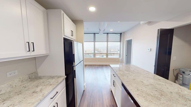 40 DuPage Court 409, Elgin, IL 60120