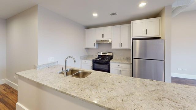 40 DuPage Court 409, Elgin, IL 60120