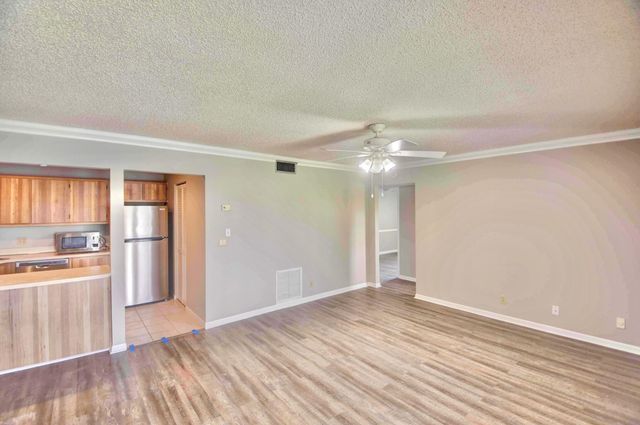 4850 Sable Pine Circle B2, West Palm Beach, FL 33417