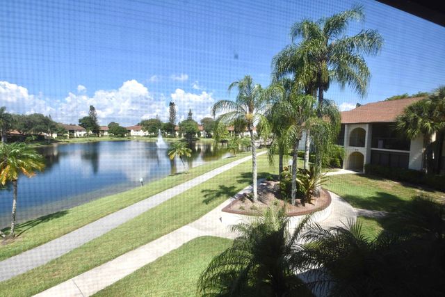 4850 Sable Pine Circle B2, West Palm Beach, FL 33417