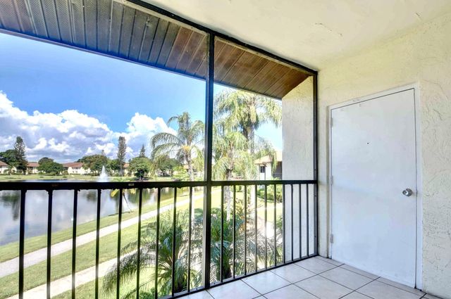 4850 Sable Pine Circle B2, West Palm Beach, FL 33417