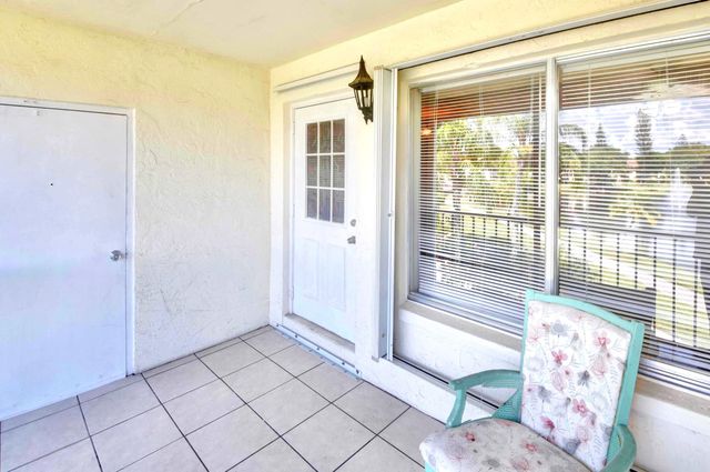 4850 Sable Pine Circle B2, West Palm Beach, FL 33417
