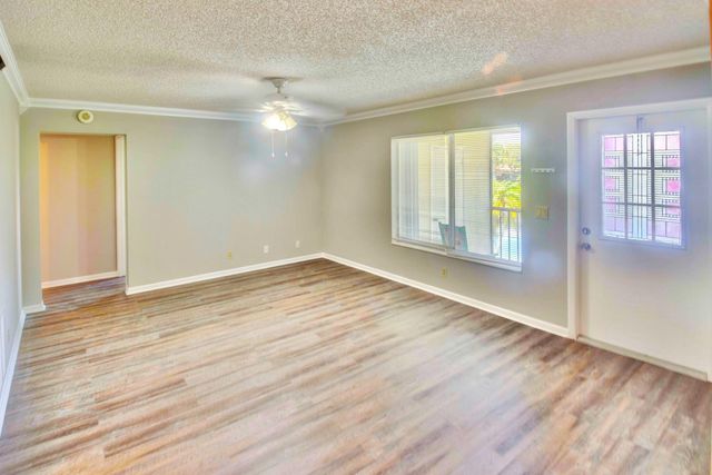 4850 Sable Pine Circle B2, West Palm Beach, FL 33417