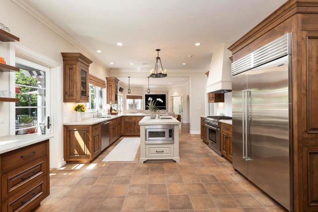 335 El Portal Avenue, Hillsborough, CA 94010