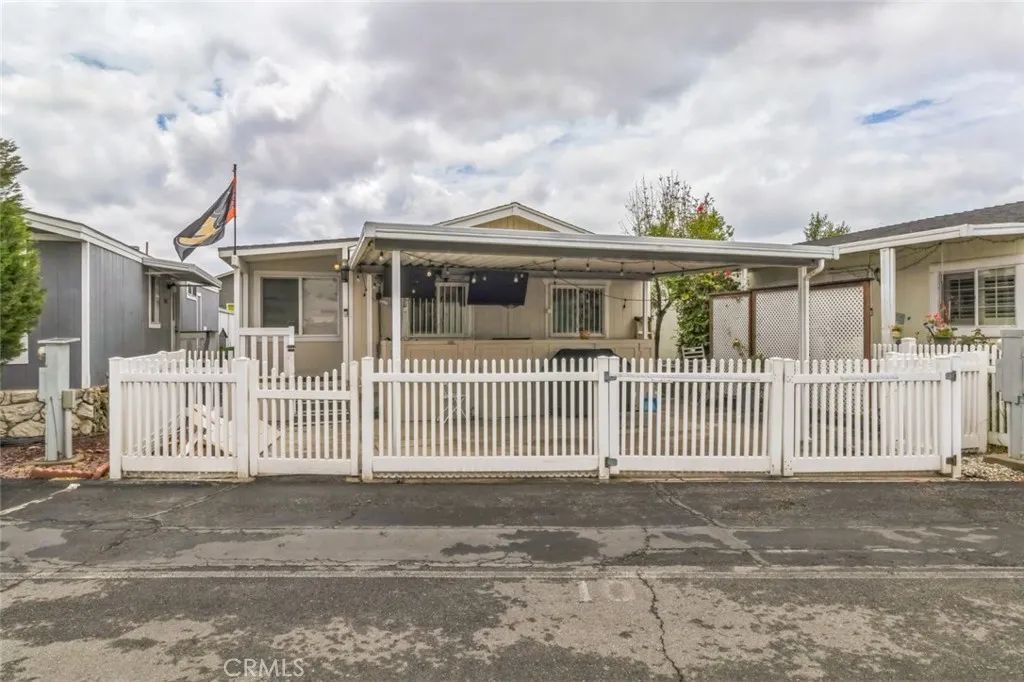 8221 Ilex 10, Fontana, CA 92335