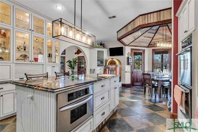 777 Roebling Road, Bloomingdale, GA 31302