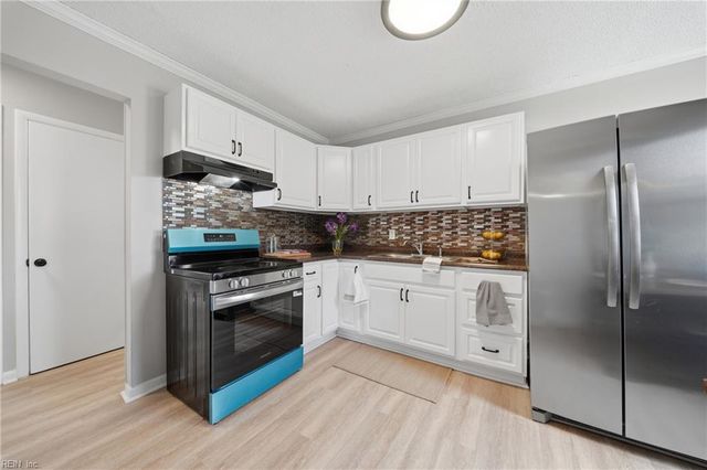 777 Holladay LN, Virginia Beach, VA 23455