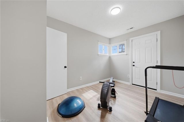 777 Holladay LN, Virginia Beach, VA 23455