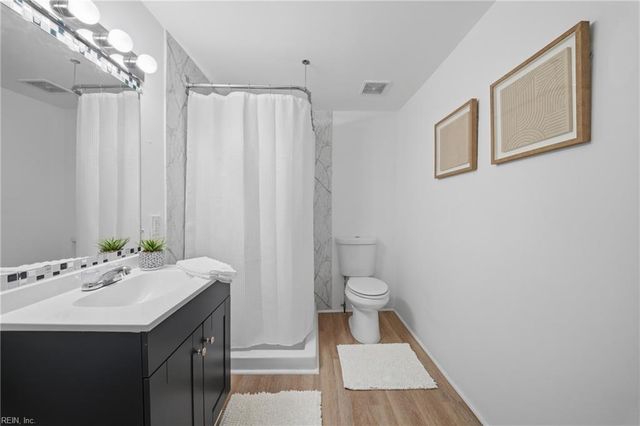 777 Holladay LN, Virginia Beach, VA 23455