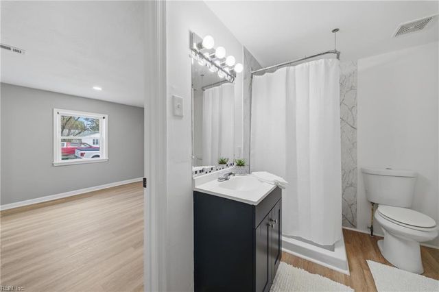 777 Holladay LN, Virginia Beach, VA 23455