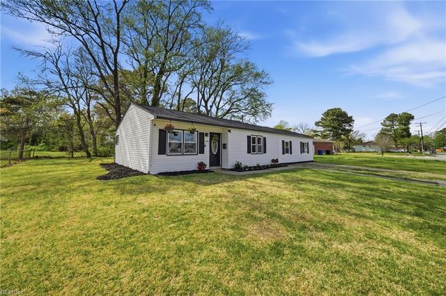 777 Holladay LN, Virginia Beach, VA 23455