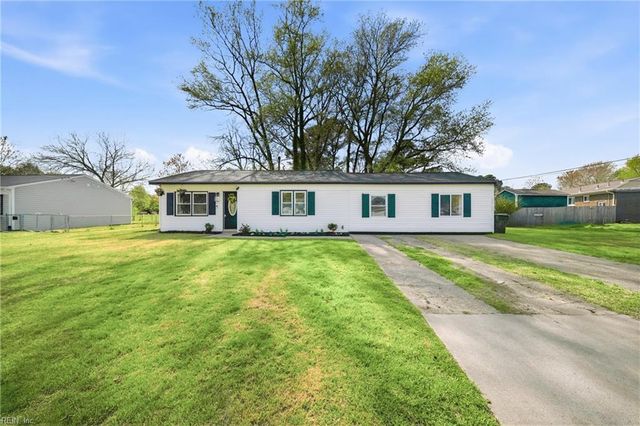 777 Holladay LN, Virginia Beach, VA 23455