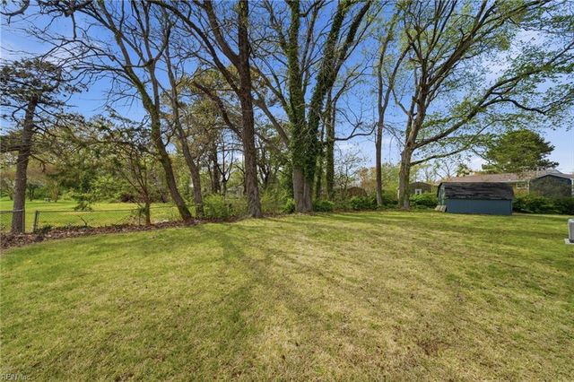 777 Holladay LN, Virginia Beach, VA 23455