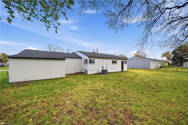 777 Holladay LN, Virginia Beach, VA 23455