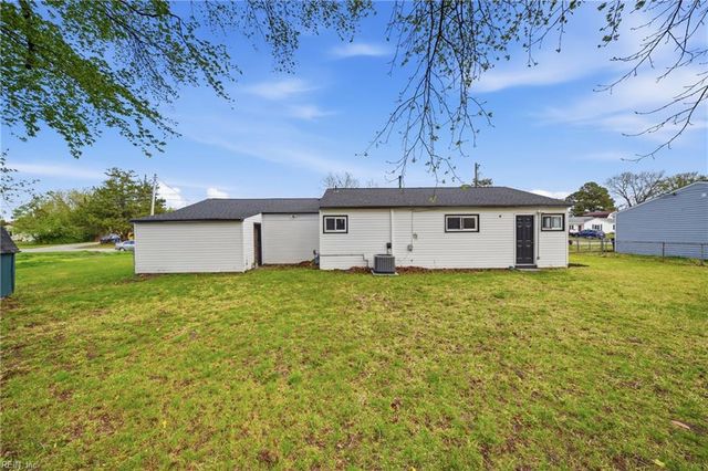 777 Holladay LN, Virginia Beach, VA 23455