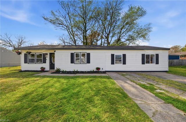 777 Holladay LN, Virginia Beach, VA 23455