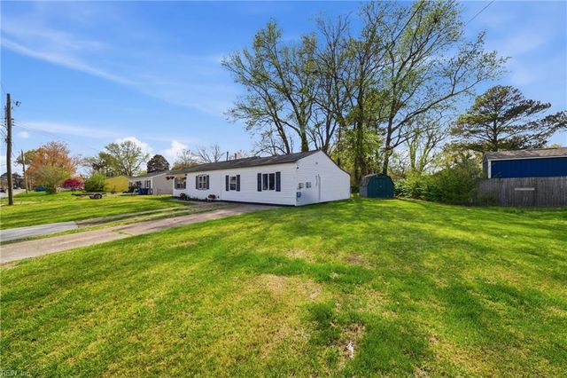 777 Holladay LN, Virginia Beach, VA 23455