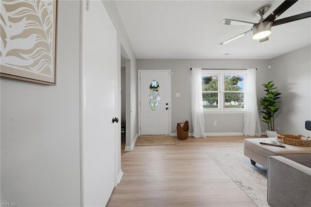 777 Holladay LN, Virginia Beach, VA 23455