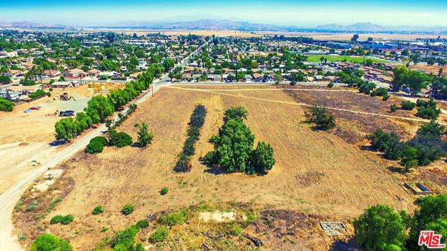 595 W 11th Street, Perris, CA 92570