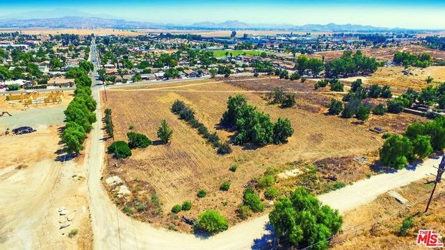 595 W 11th Street, Perris, CA 92570