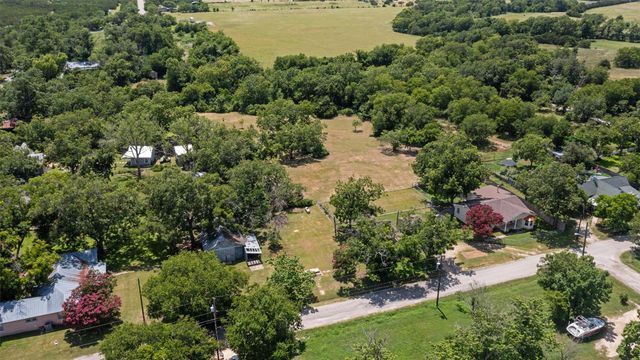 101 West Ave, Florence, TX 76527