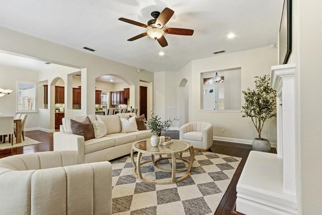 992 Hardy Ln, Lincoln, CA 95648