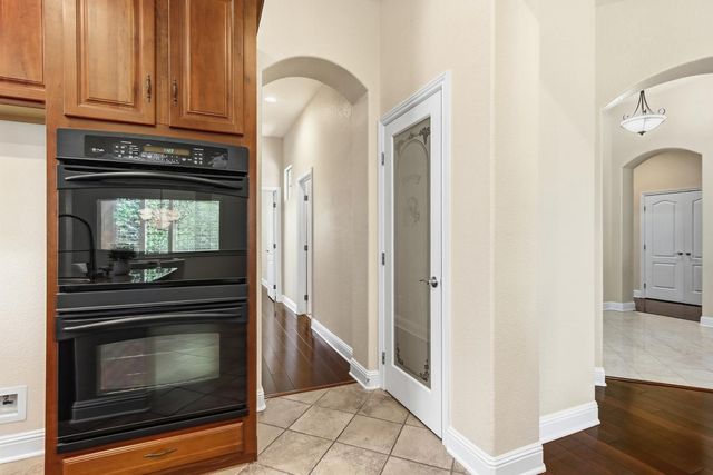 992 Hardy Ln, Lincoln, CA 95648