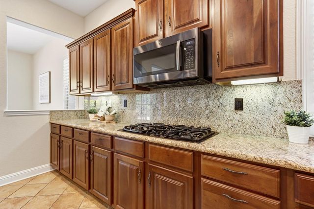 992 Hardy Ln, Lincoln, CA 95648