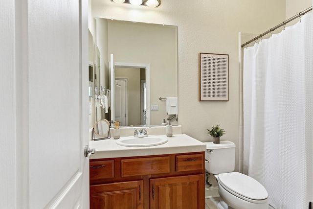 992 Hardy Ln, Lincoln, CA 95648