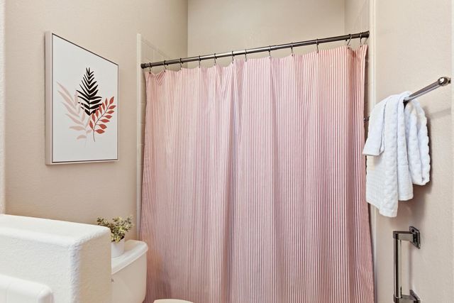 992 Hardy Ln, Lincoln, CA 95648