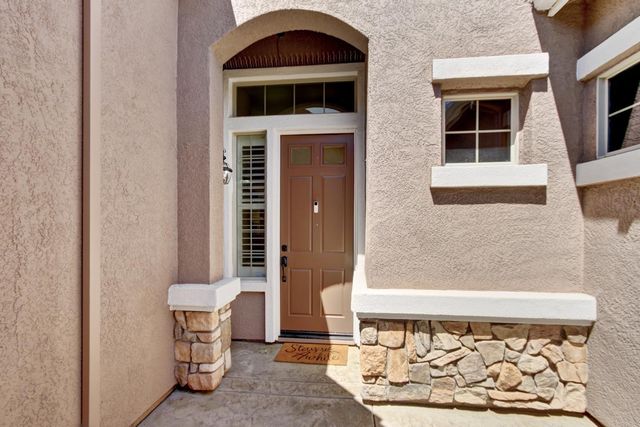 992 Hardy Ln, Lincoln, CA 95648