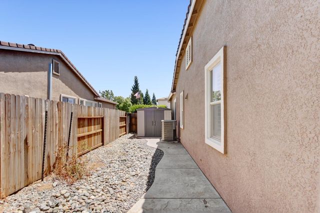 992 Hardy Ln, Lincoln, CA 95648