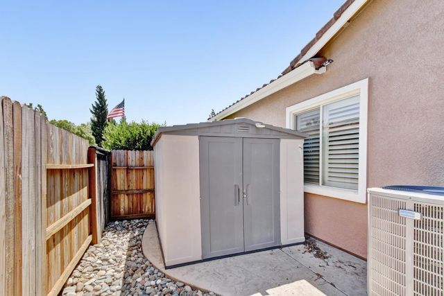 992 Hardy Ln, Lincoln, CA 95648