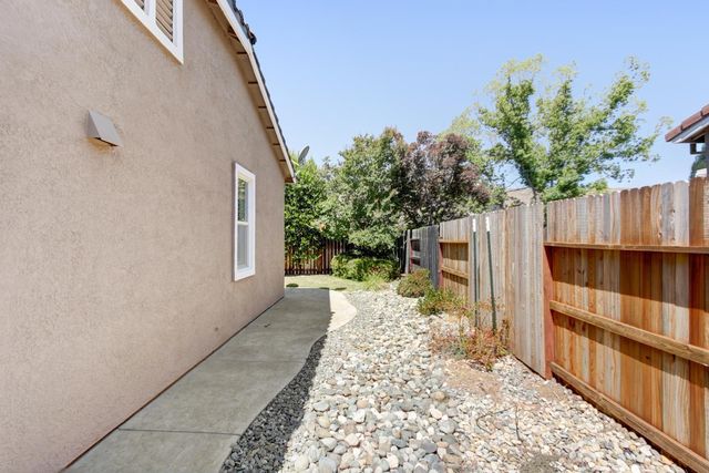 992 Hardy Ln, Lincoln, CA 95648