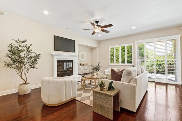 992 Hardy Ln, Lincoln, CA 95648