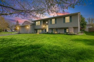 3505 W Beach Drive, Mchenry, IL 60050